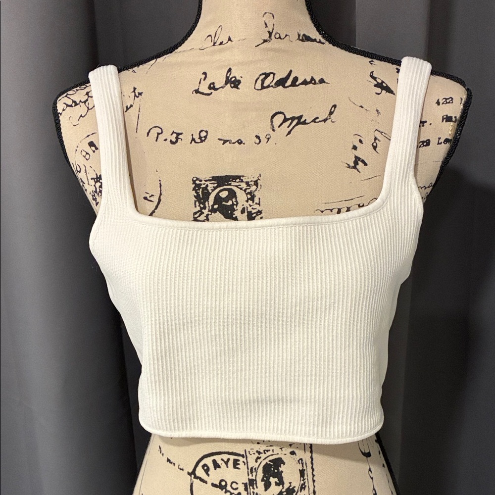 Kendall & Kylie Ribbed Crop Top